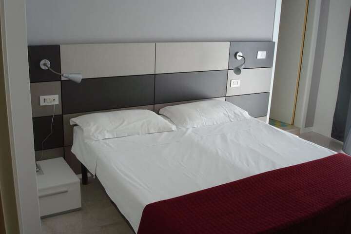 Room 9 of 45