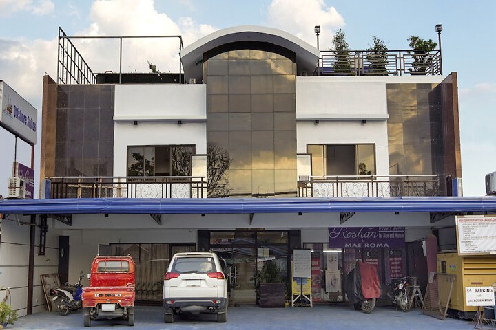 Exterior of OYO 459 Offshore Hotel
