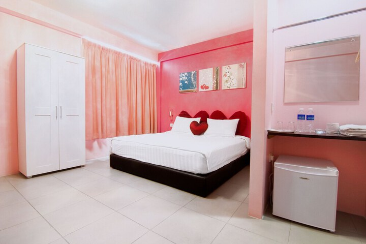 Room 10 of 26