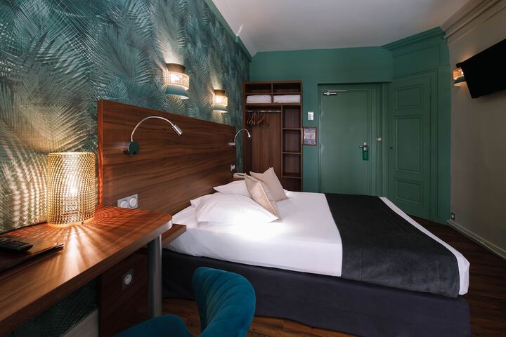 Room 27 of 43
