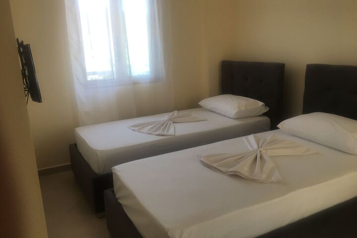 Room 16 of 19