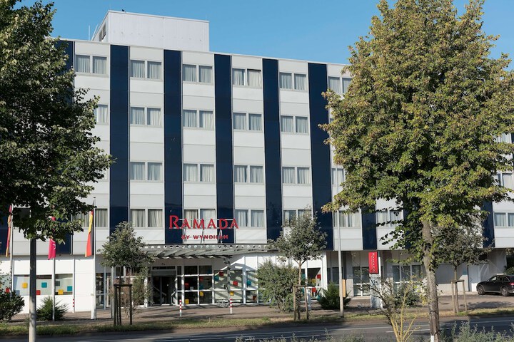 Hotel Entry