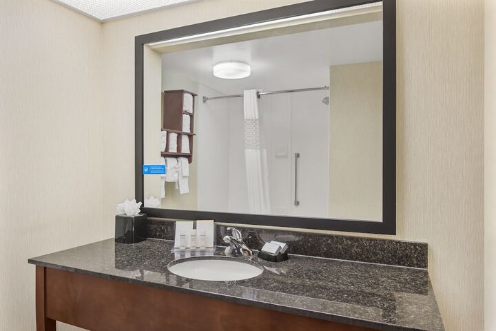 Bathroom sink