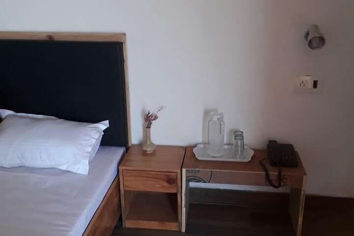 Room 7 of 11