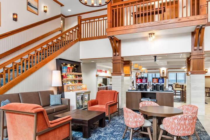 Entrance & Lobby