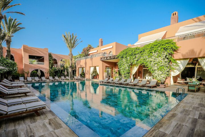 Hotel with Pool