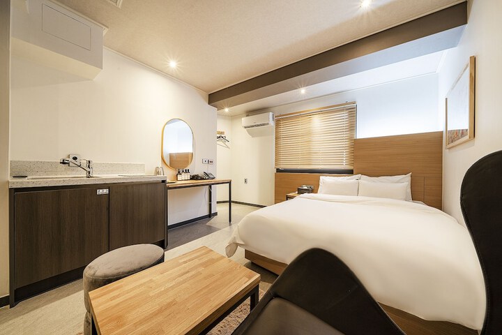 Room 45 of 92