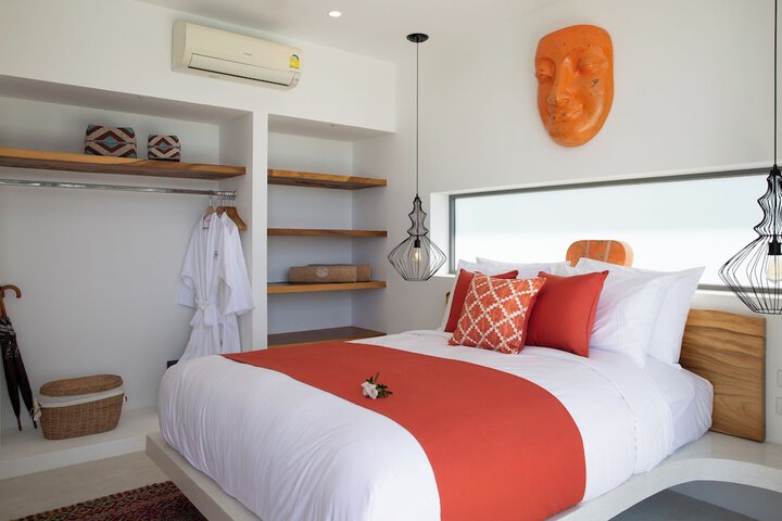 Room 8 of 261