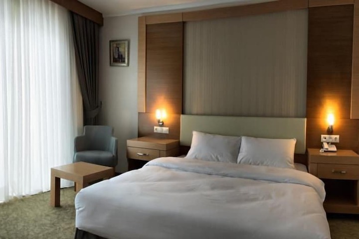 Room 8 of 36