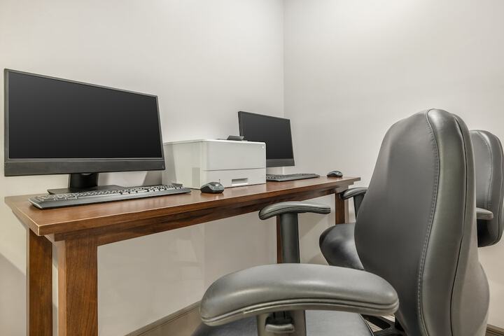 Business Center 37 of 42