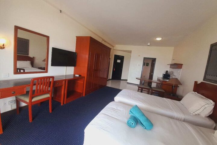 Room 166 of 650