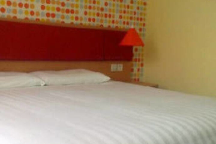 Room 17 of 23