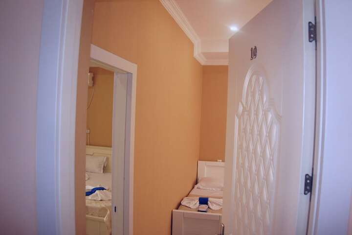 Room 30 of 50