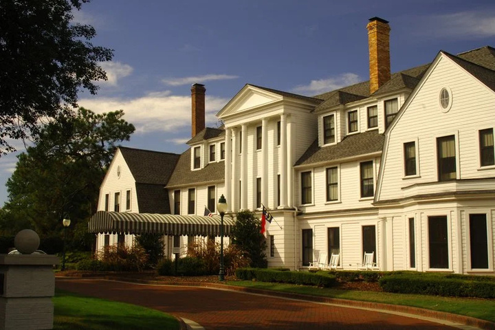 Exterior of Pinehurst Resort