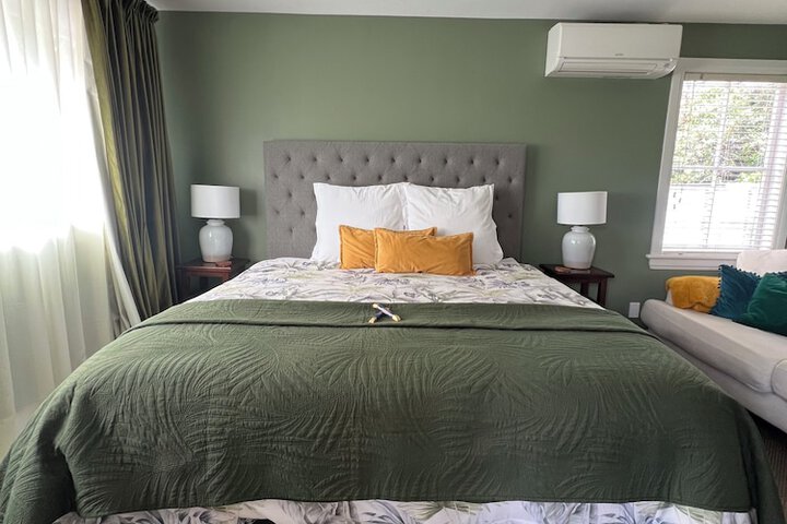Room 14 of 83