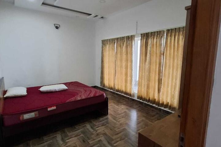 Room 2 of 26