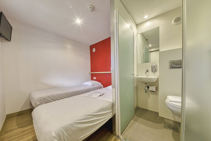 Room 4 of 26