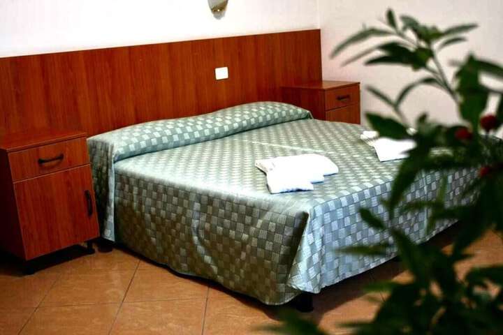 Room 7 of 39