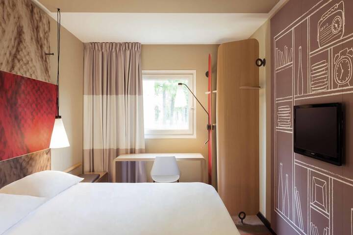 Room 13 of 57