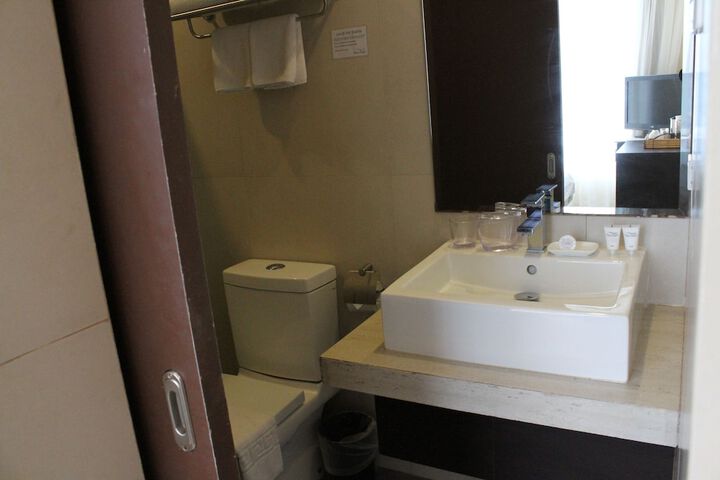 Room 65 of 159