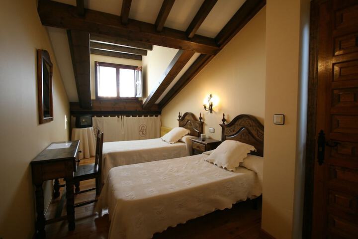 Room 3 of 35