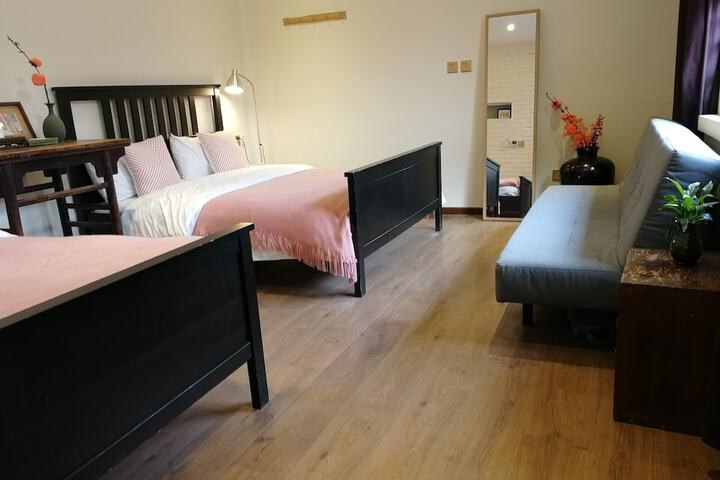 Room 12 of 74