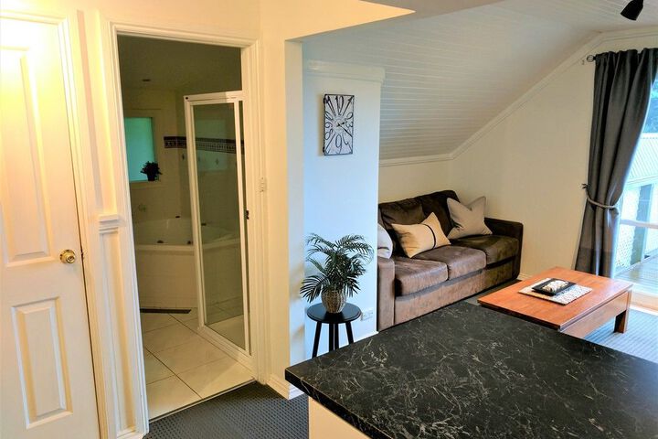 Room 9 of 91