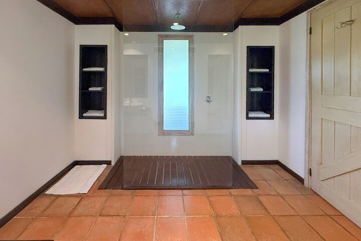 Room 14 of 30