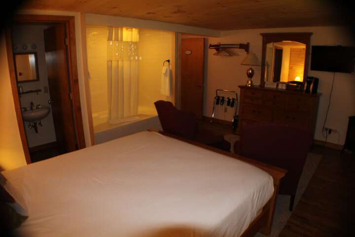 Room 26 of 46