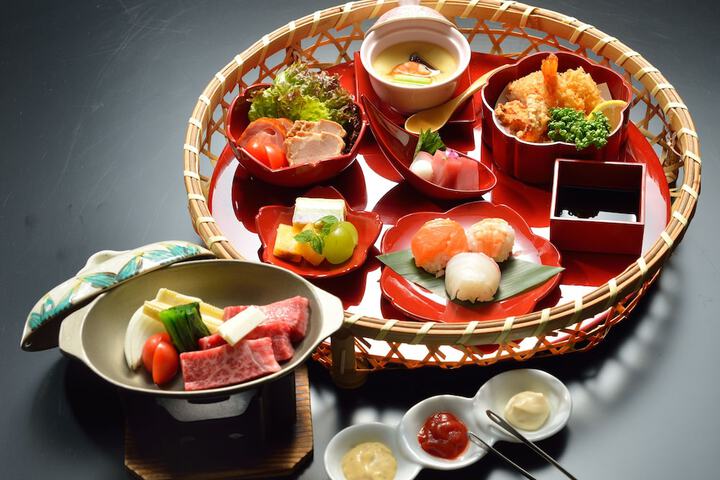 Dining 62 of 83