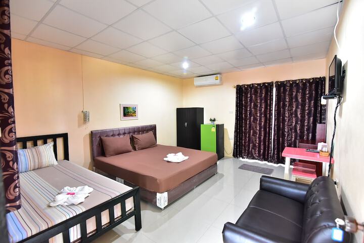 Room 4 of 27