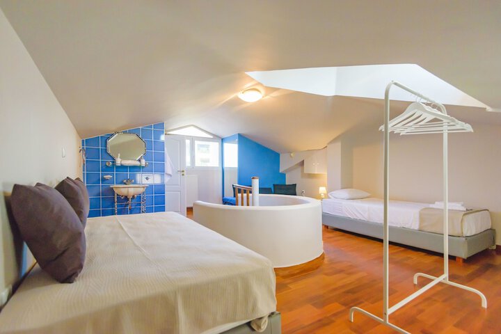 Room 2 of 52