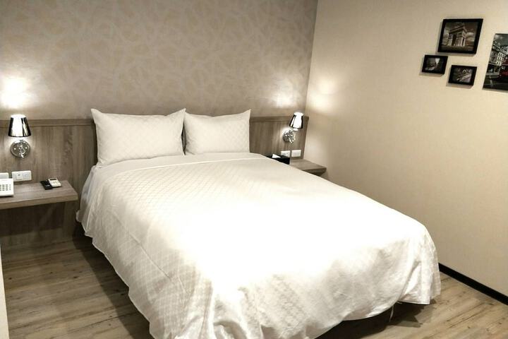 Room 10 of 78