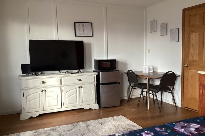 Room 7 of 9