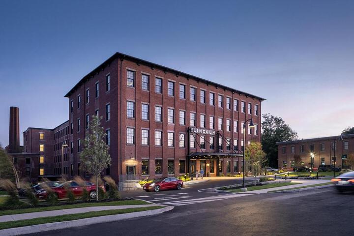 Exterior of The Lincoln Hotel
