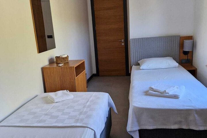 Room 10 of 40