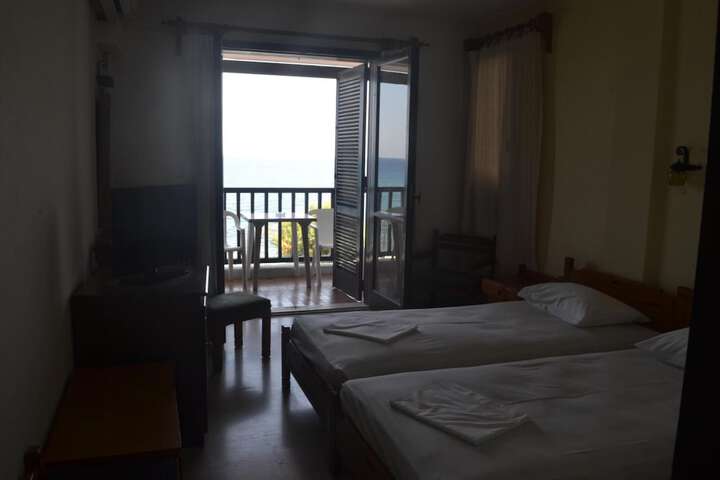 Room 17 of 59
