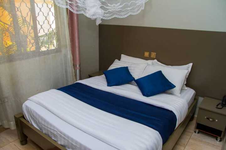 Room 6 of 24