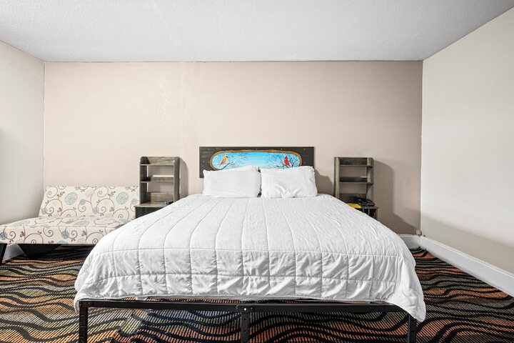 1 King Bed (9 of 30)