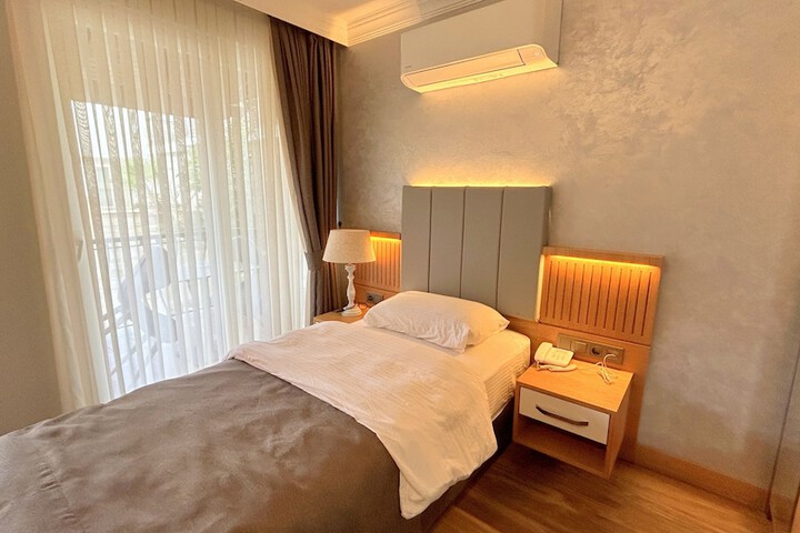 Room 33 of 110