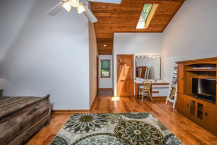 Room 8 of 34