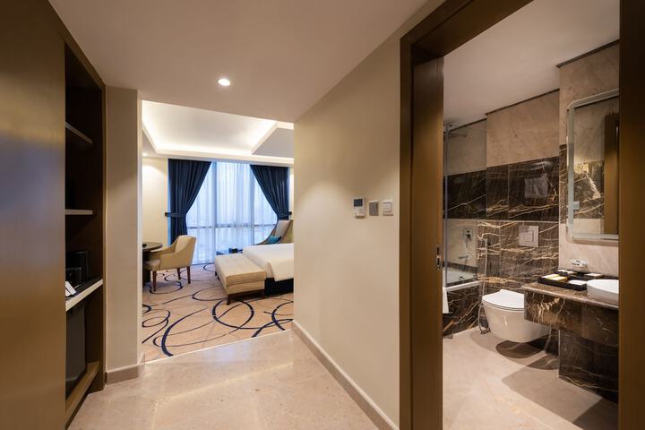 Room 28 of 41