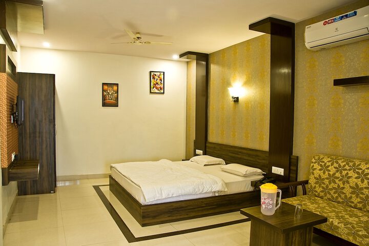 Room 7 of 15