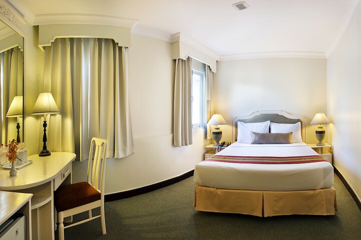 Room 16 of 55
