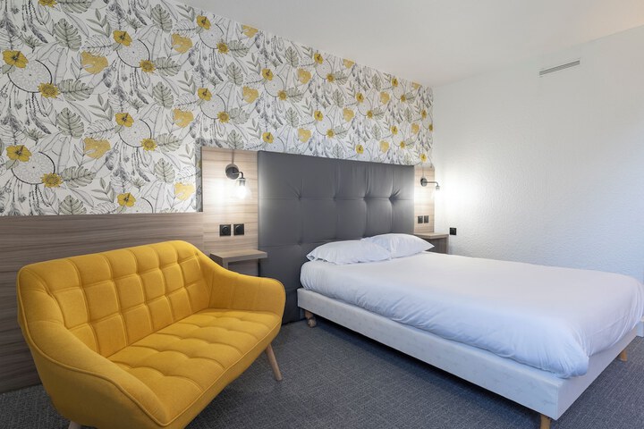 Room 15 of 44