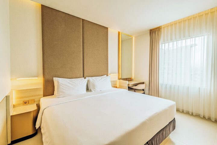 Room 11 of 38