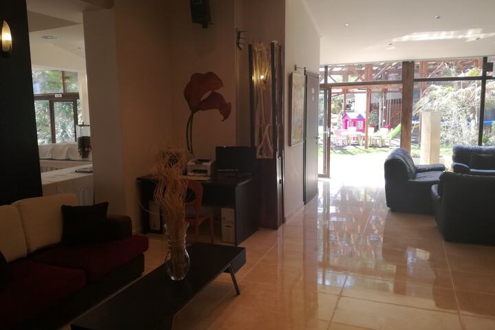 Entrance & Lobby