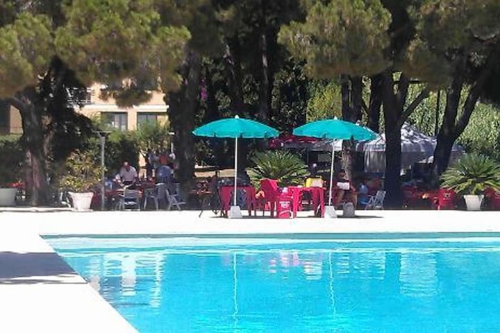 Pool 9 of 36