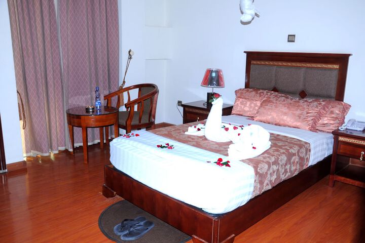 Room 8 of 29