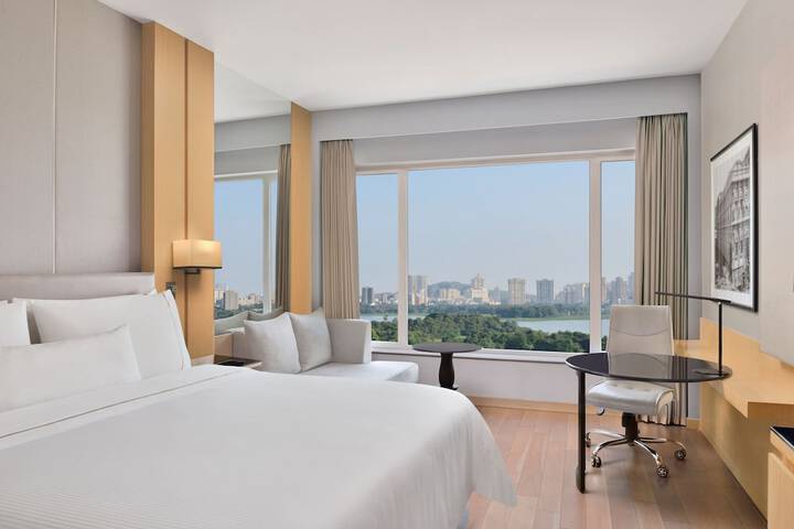 Room 20 of 123